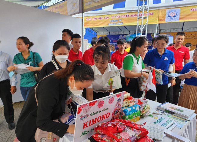 Thừa Thiên Huế: Hơn 8.000 vị trí cần tuyển tại ngày hội việc làm, tư vấn tuyển sinh năm 2023 (20/5/2023)